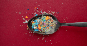 Mikroplastik w torebkach herbaty – co warto wiedzieć i jak go unikać?